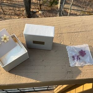 Vintage AVON changeable flower stud earring